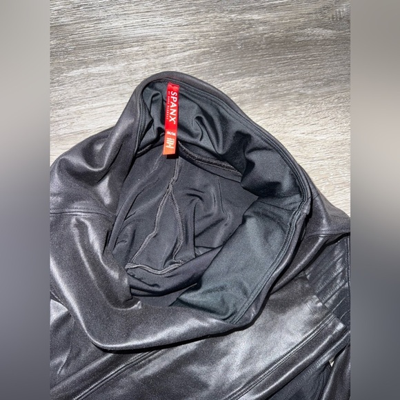 SPANX FAUX LEATHER MOTO LEGGINGS size M - Picture 12 of 13